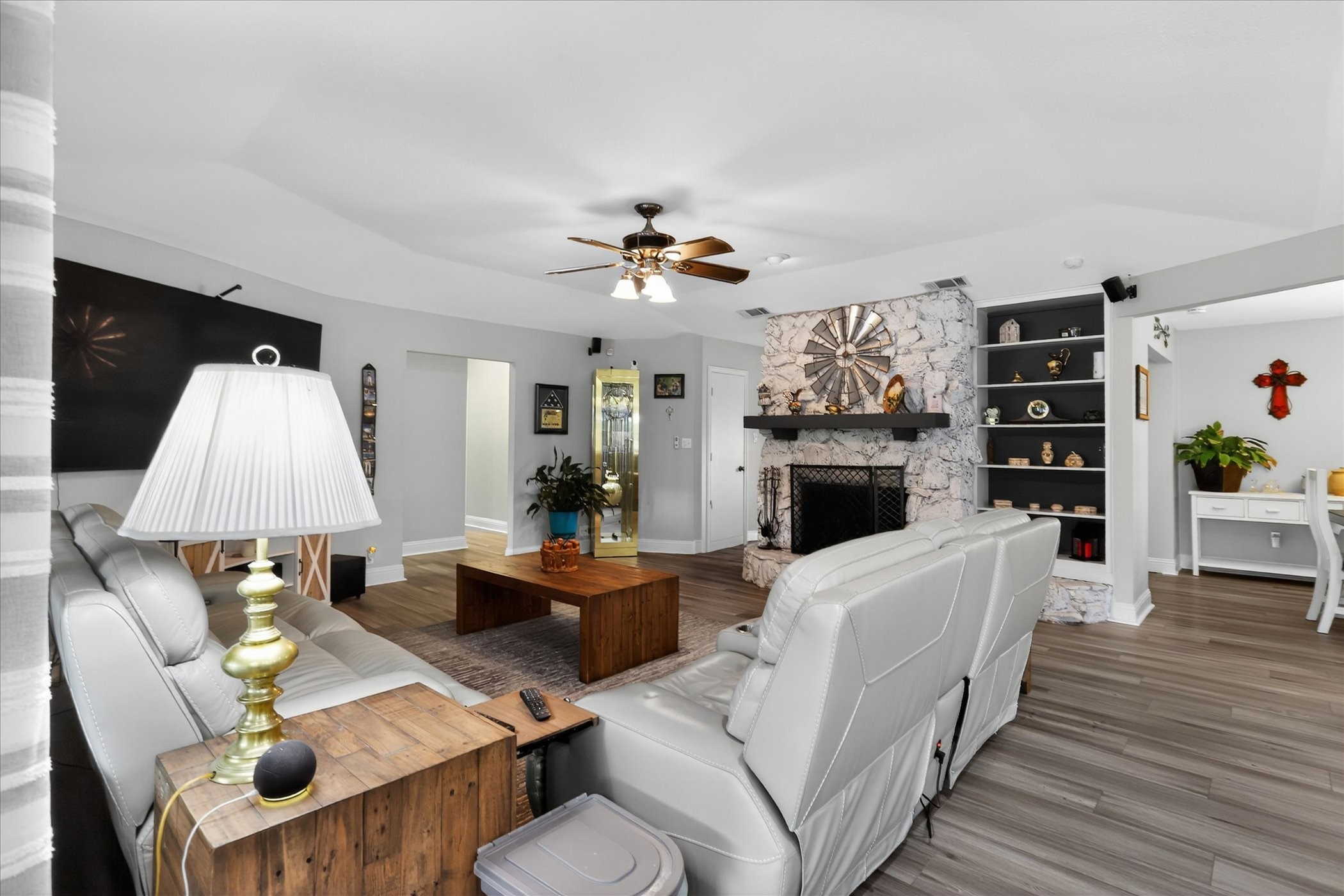 105 Elm Drive Oak Leaf TX 75154