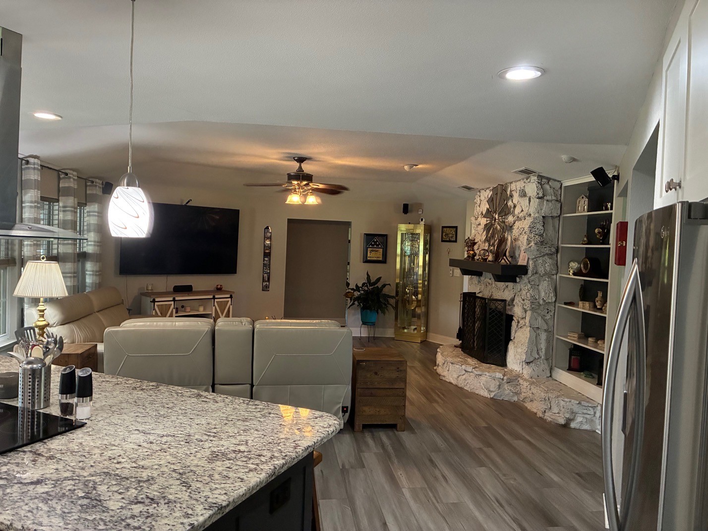 105 Elm Drive Oak Leaf TX 75154