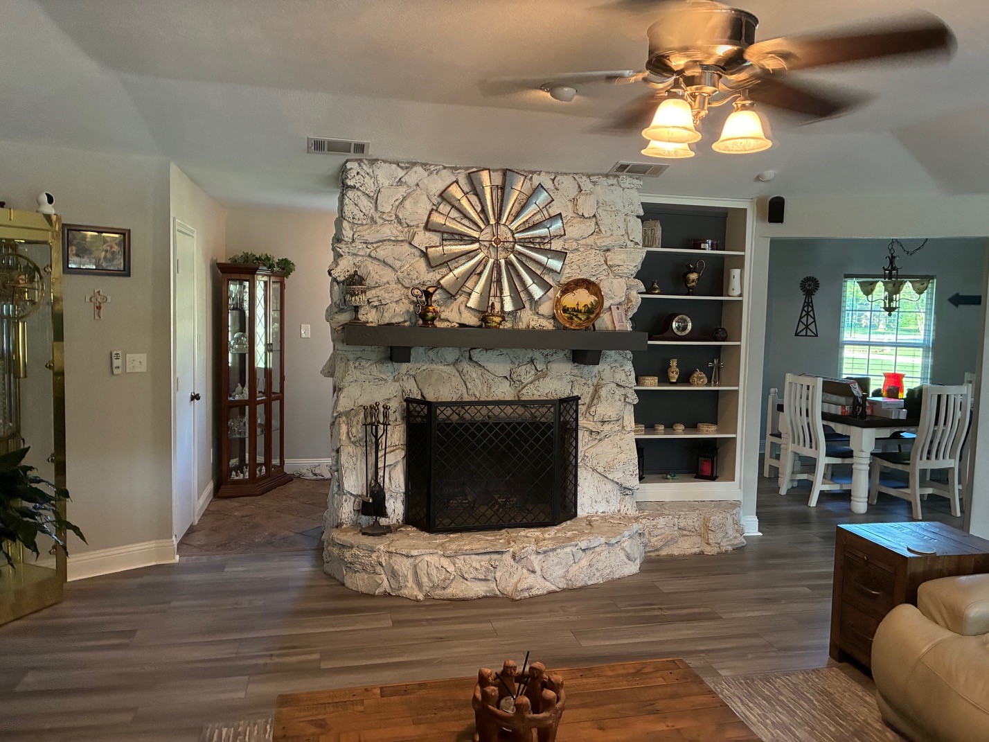 105 Elm Drive Oak Leaf TX 75154