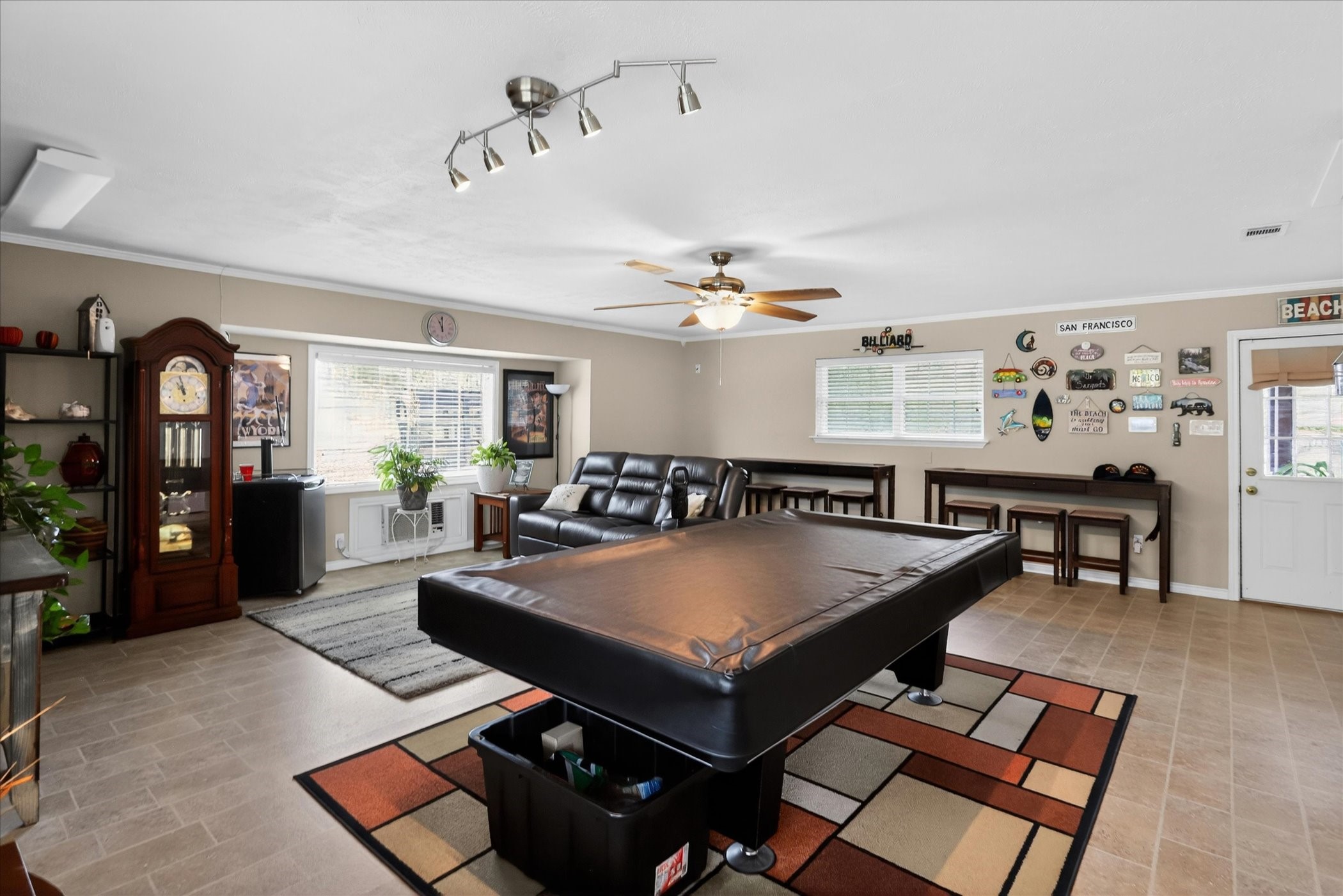 105 Elm Drive Oak Leaf TX 75154