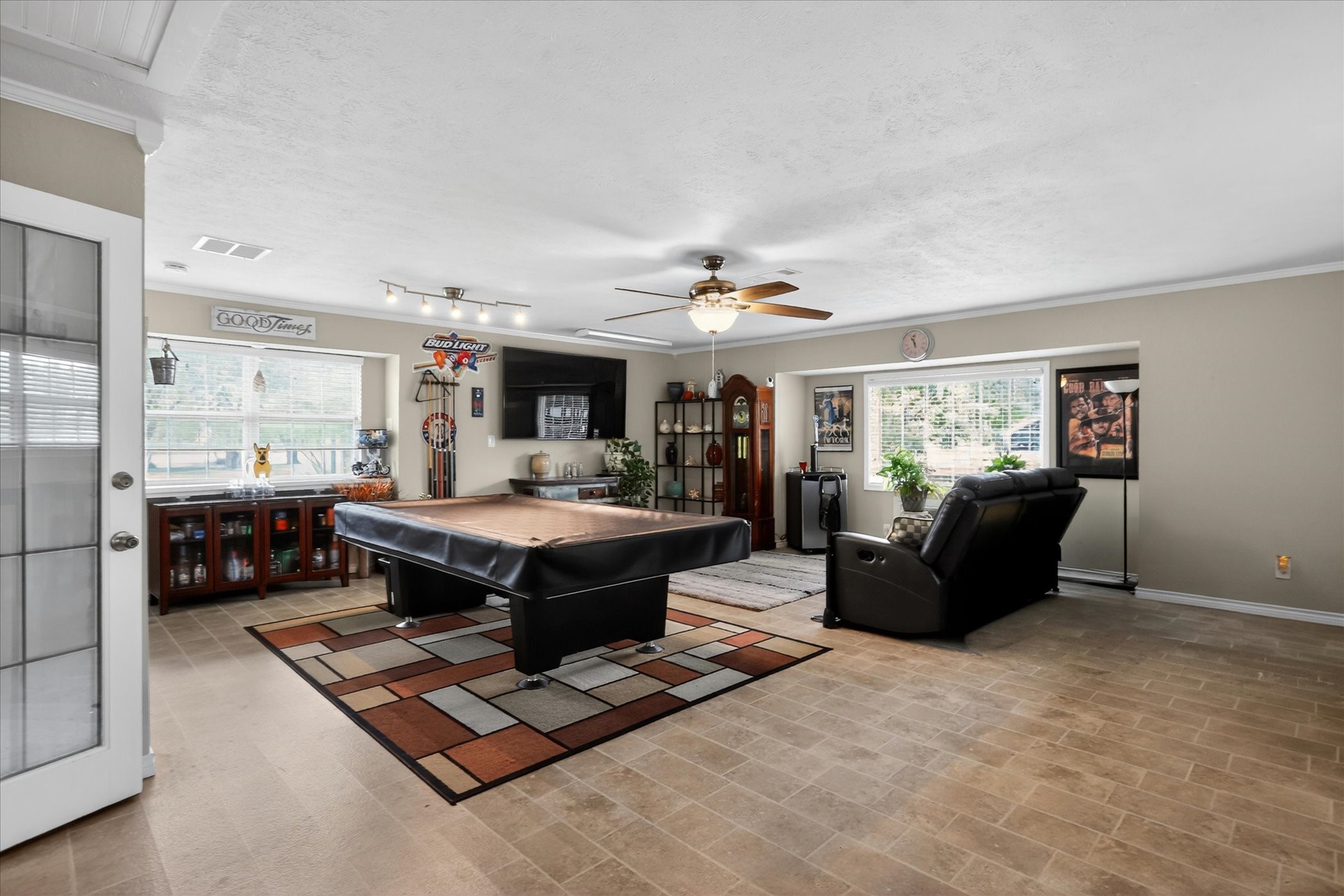 105 Elm Drive Oak Leaf TX 75154