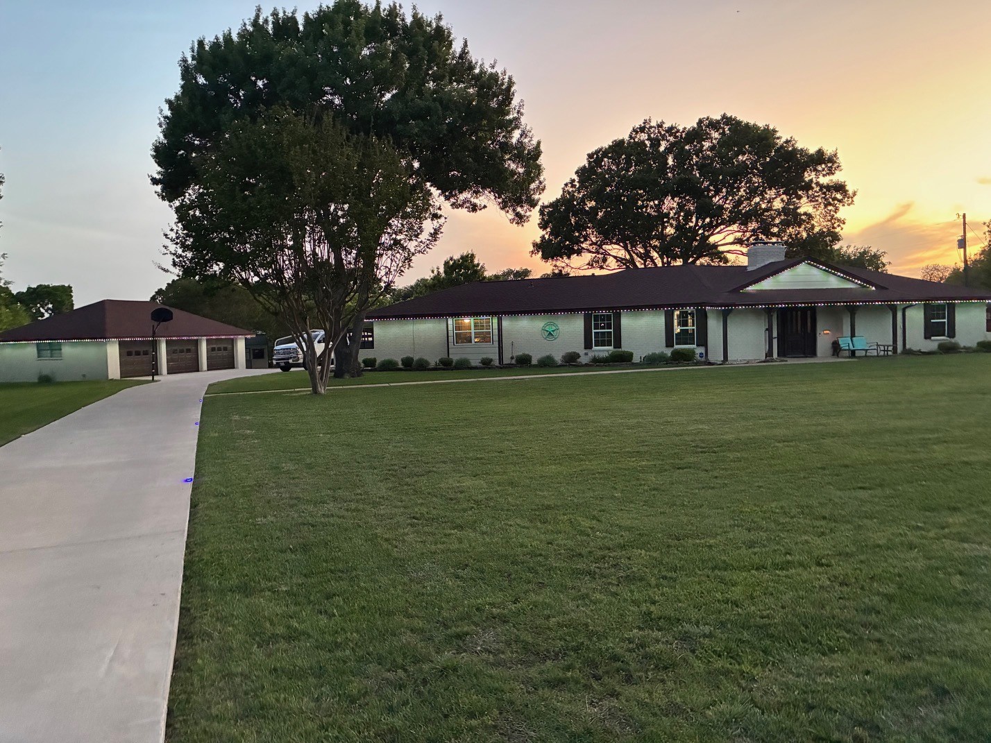 105 Elm Drive Oak Leaf TX 75154