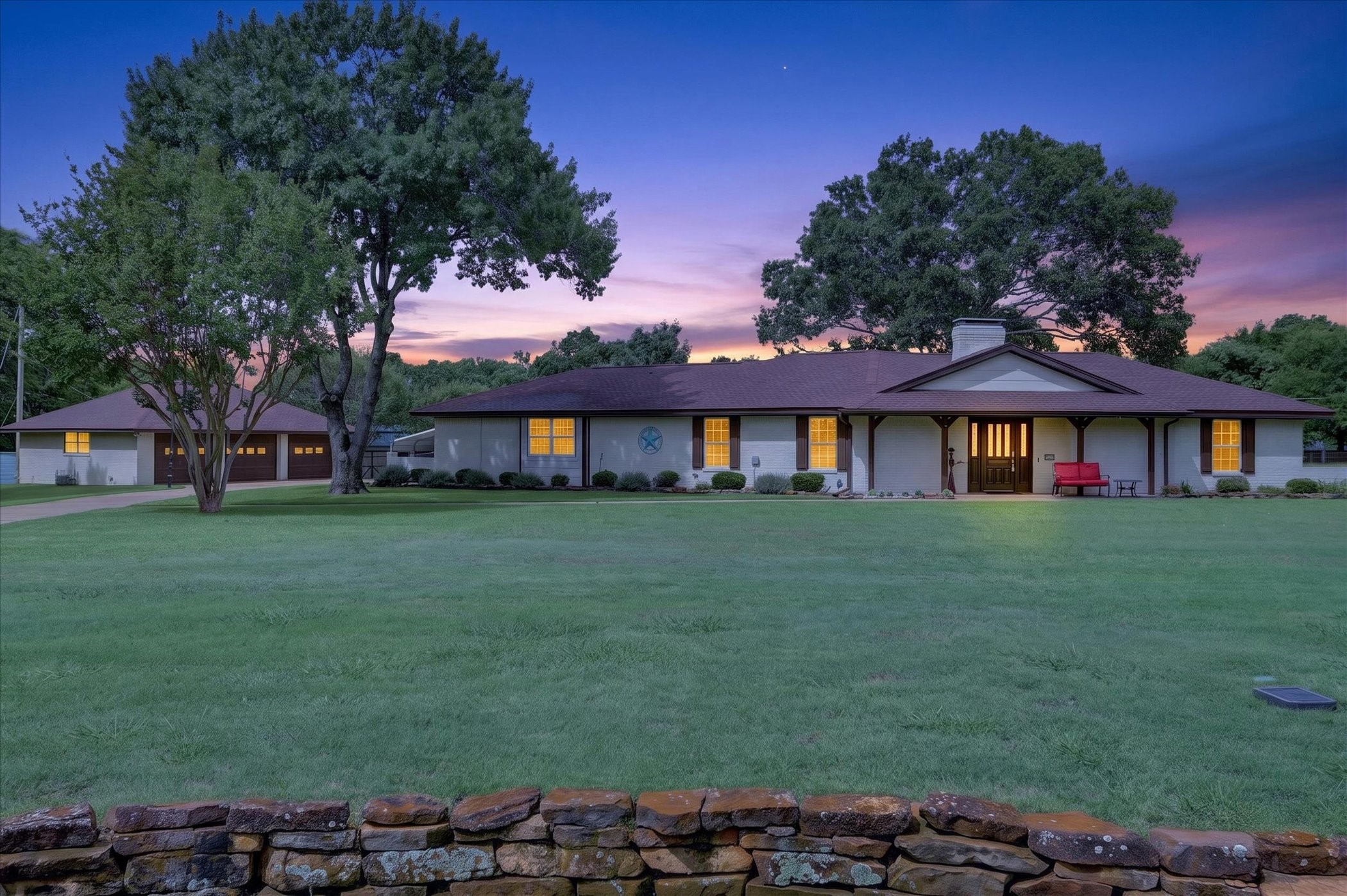 105 Elm Drive Oak Leaf TX 75154
