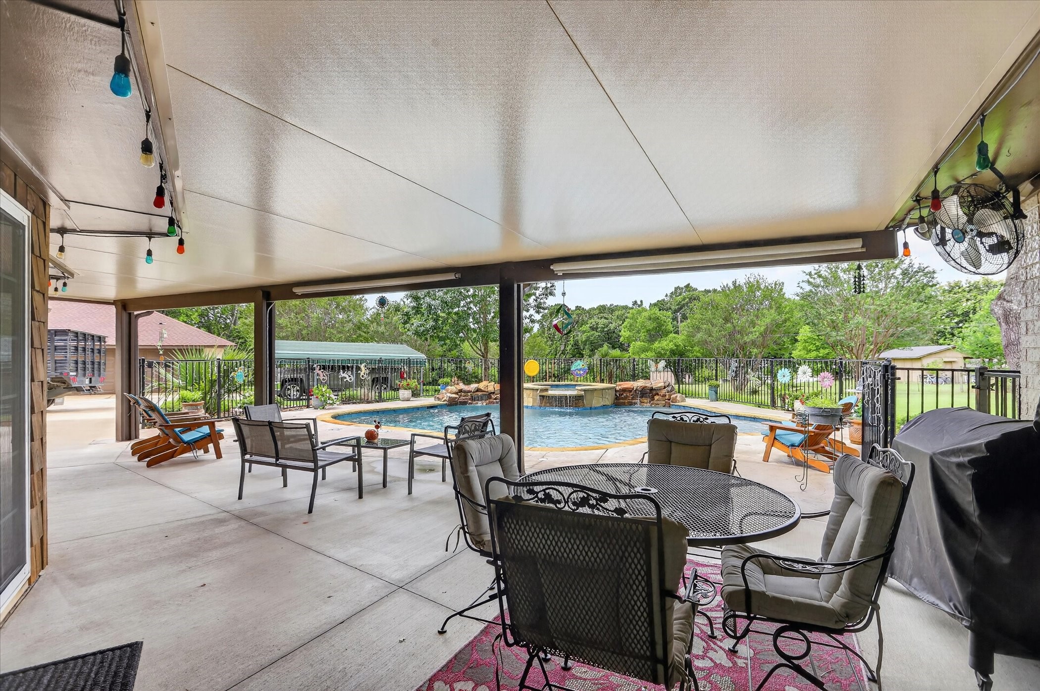 105 Elm Drive Oak Leaf TX 75154