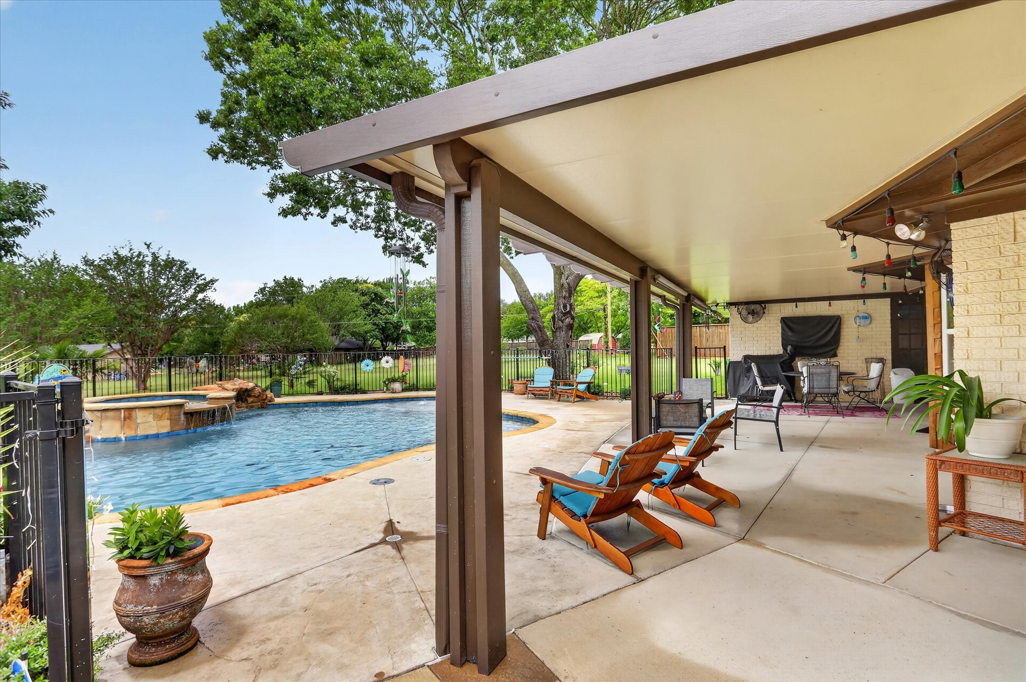 105 Elm Drive Oak Leaf TX 75154