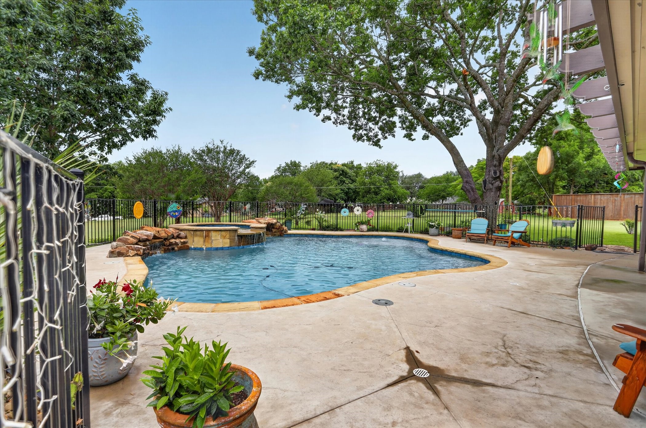 105 Elm Drive Oak Leaf TX 75154