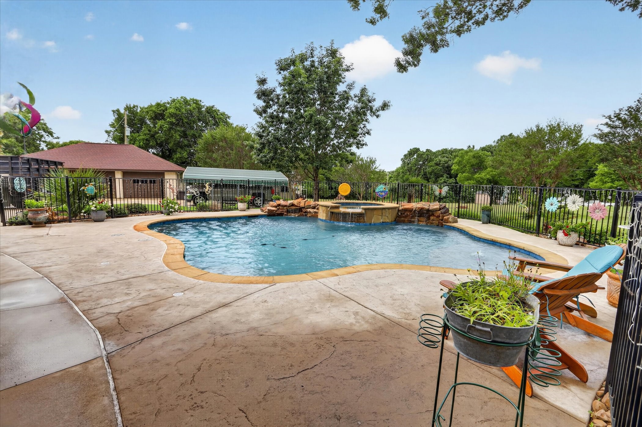 105 Elm Drive Oak Leaf TX 75154