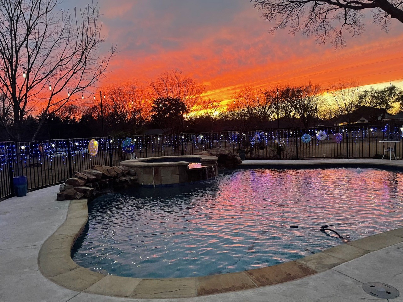 105 Elm Drive Oak Leaf TX 75154