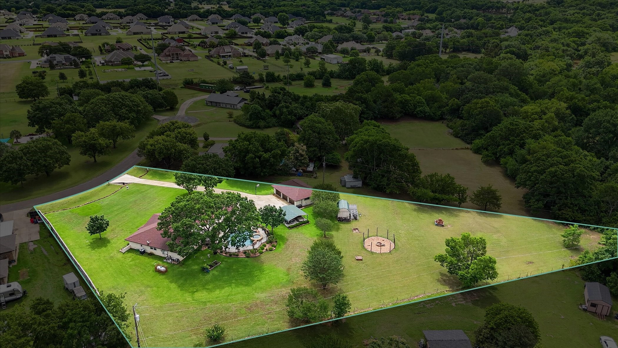 105 Elm Drive Oak Leaf TX 75154