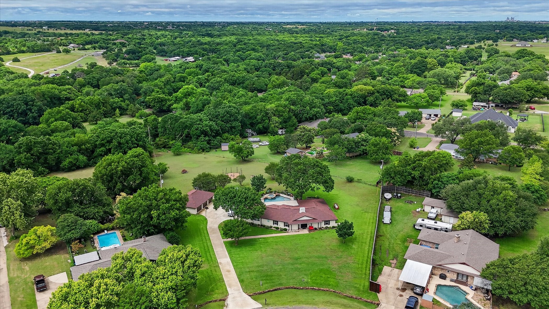 105 Elm Drive Oak Leaf TX 75154