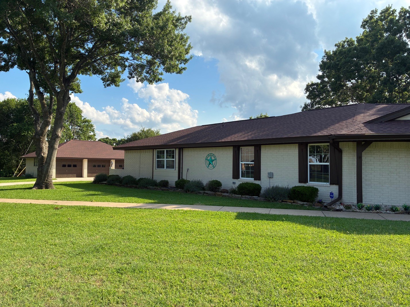 105 Elm Drive Oak Leaf TX 75154