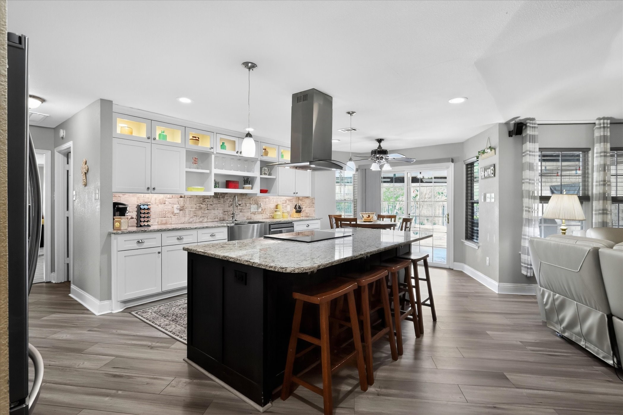 105 Elm Drive Oak Leaf TX 75154