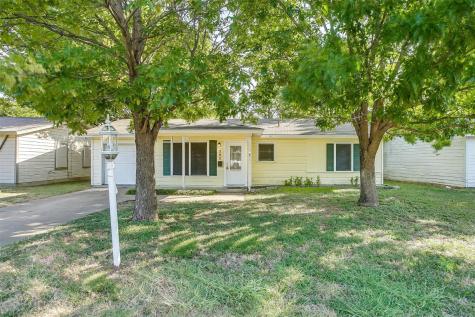 540 NW King Street Burleson TX 76028