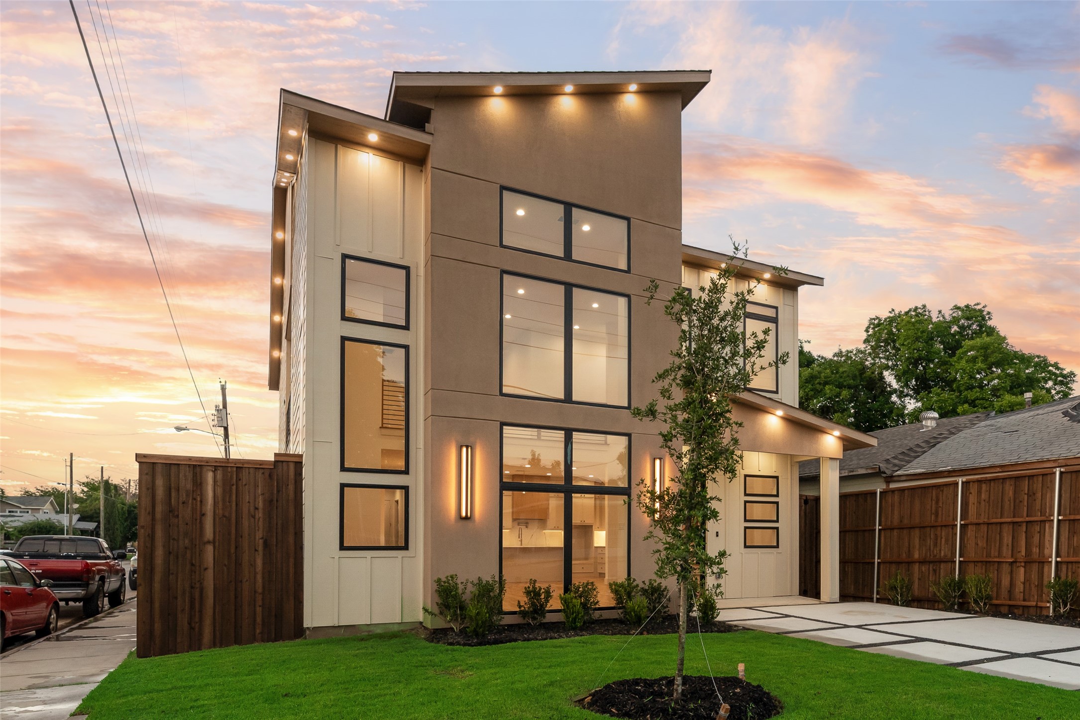 1527 Dennison Street Dallas TX 75212