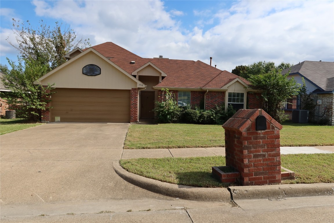 1714 Knob Hill Drive Garland TX 75043
