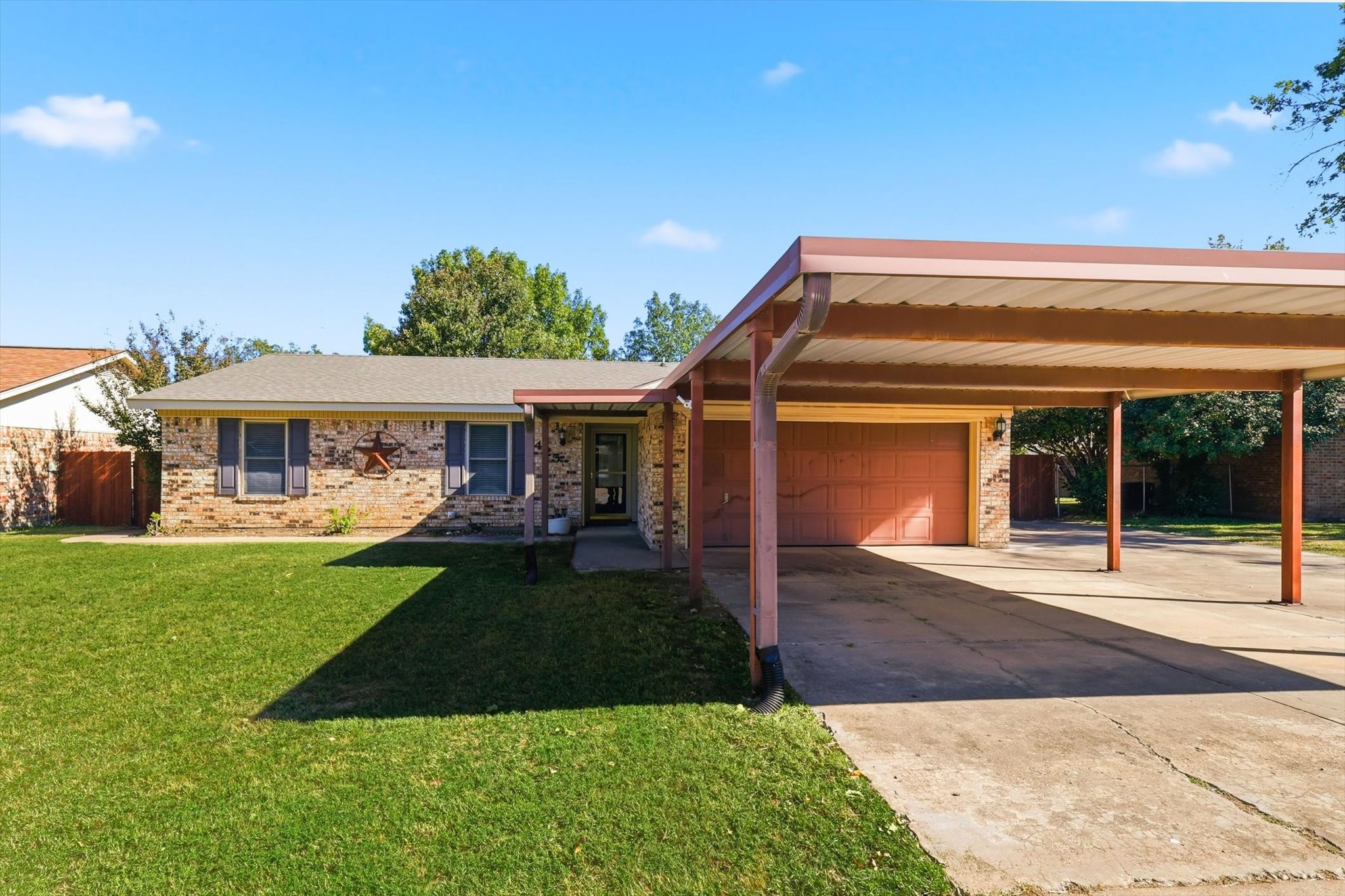 425 Ridgecrest Drive Saginaw TX 76179