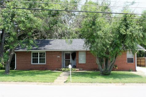 909 N Mill Street Bowie TX 76230