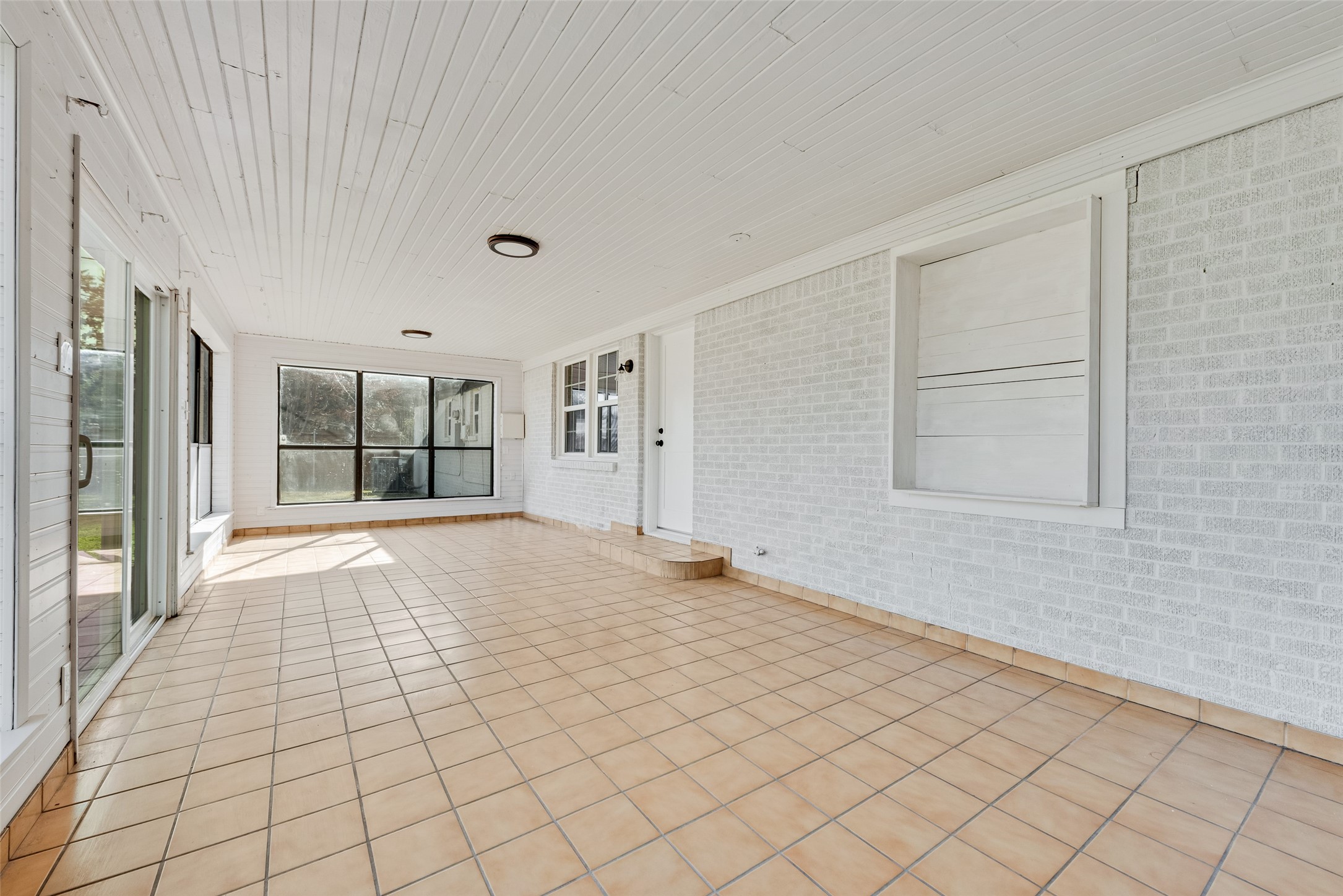 1502 Betsy Lane Irving TX 75061
