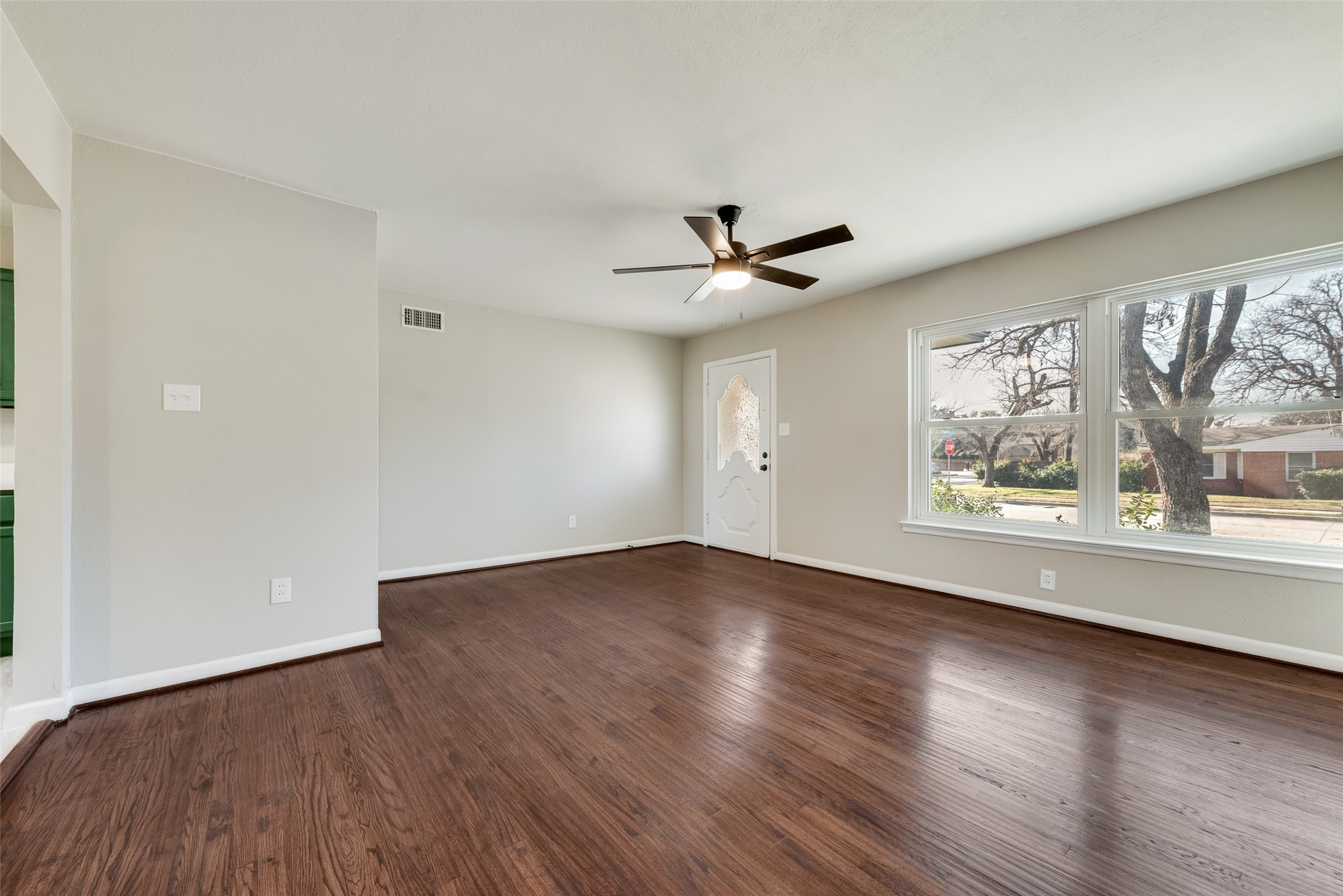 1502 Betsy Lane Irving TX 75061
