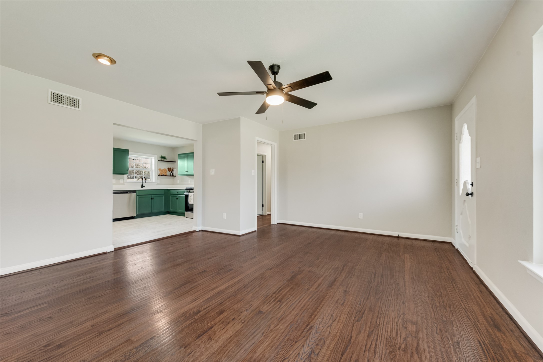 1502 Betsy Lane Irving TX 75061