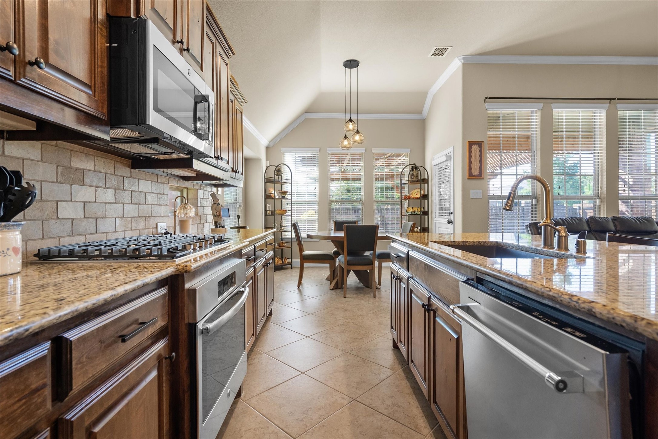 604 Satinwood Lane Euless TX 76039