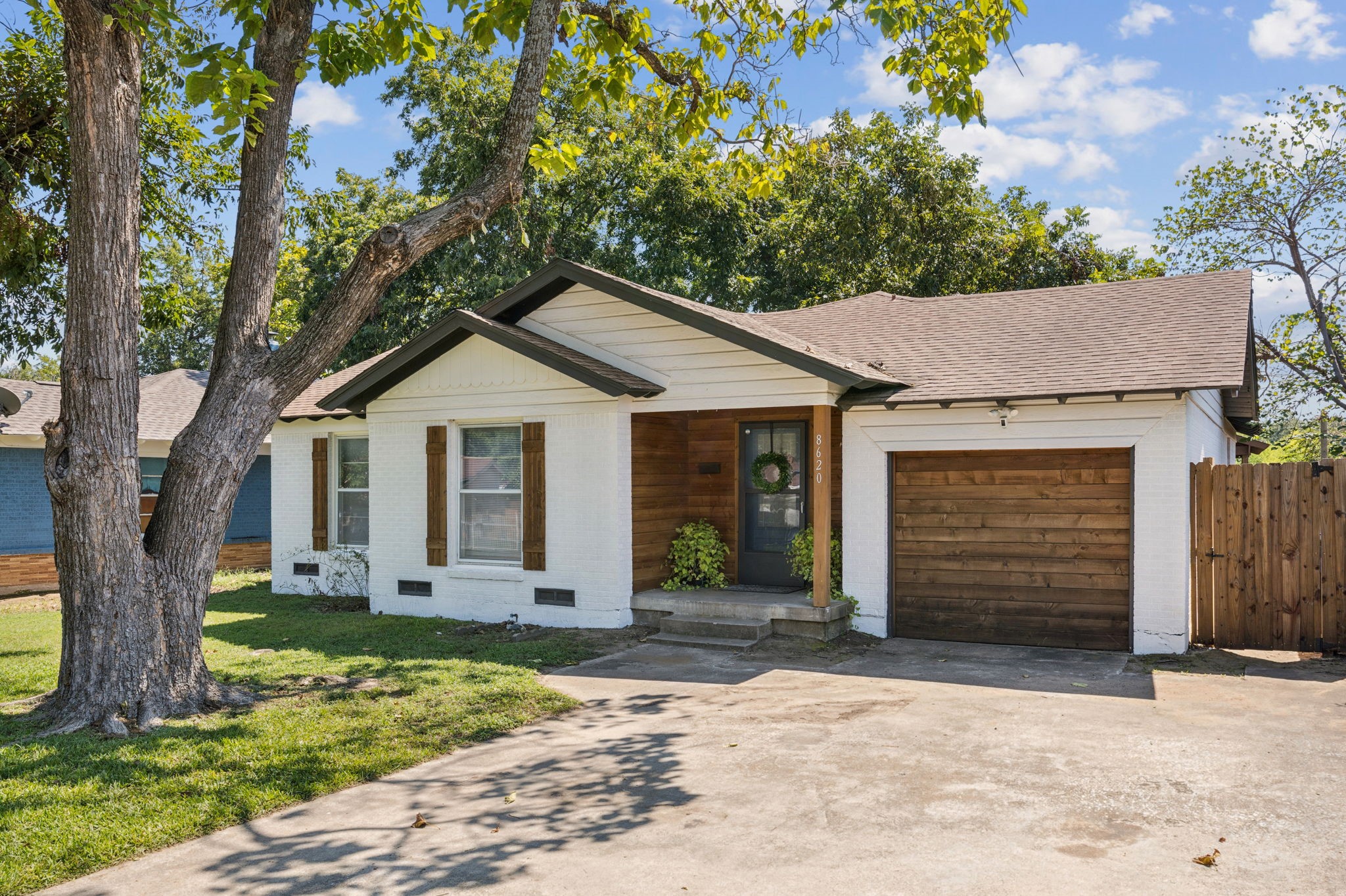 8620 Woodcastle Drive Dallas TX 75217