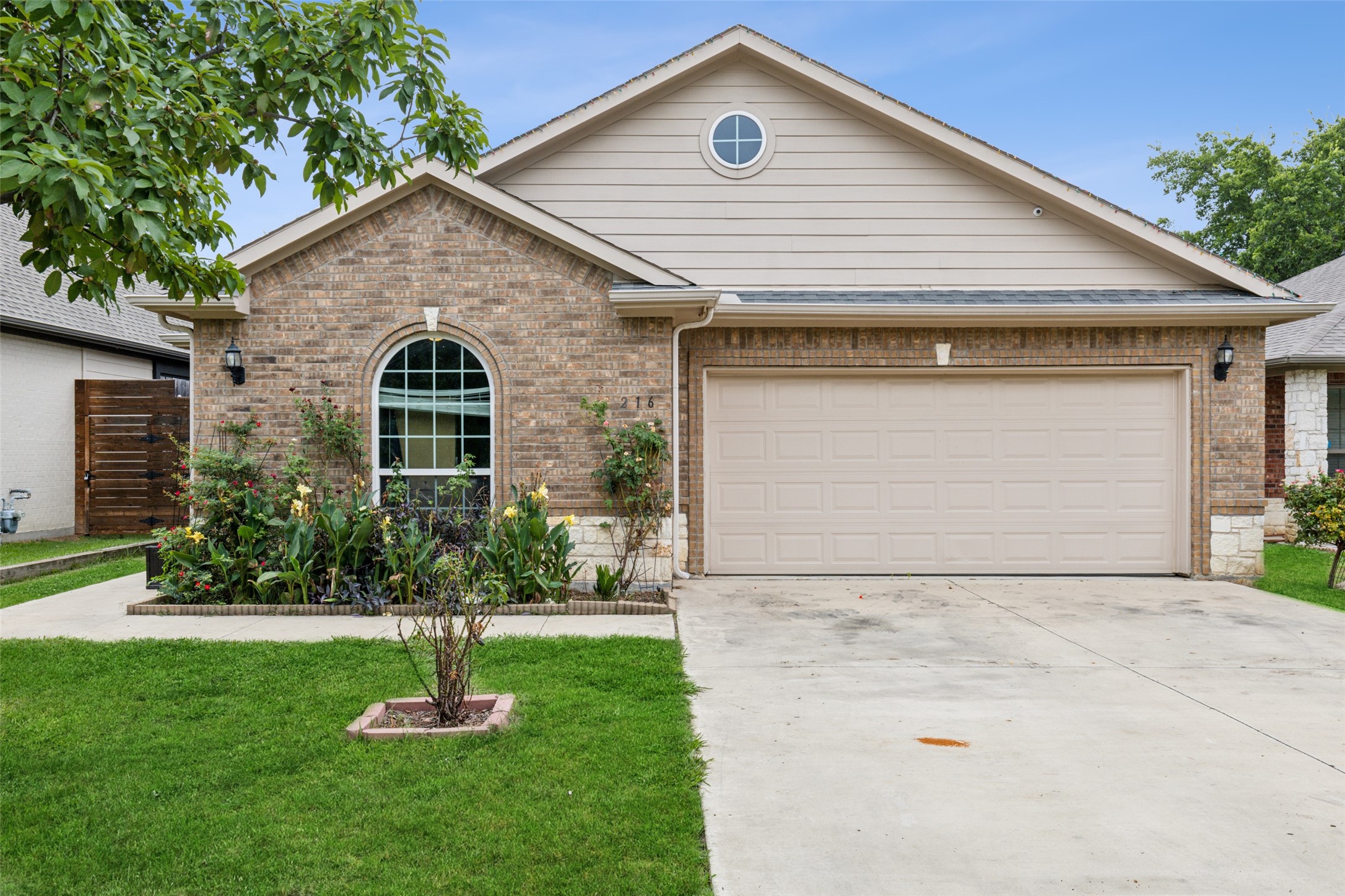216 Maltby Road Irving TX 75061
