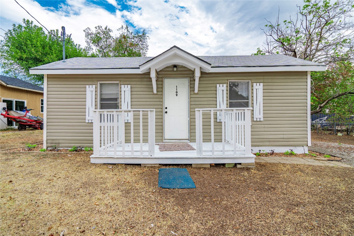 1109 N Mason Street Bowie TX 76230