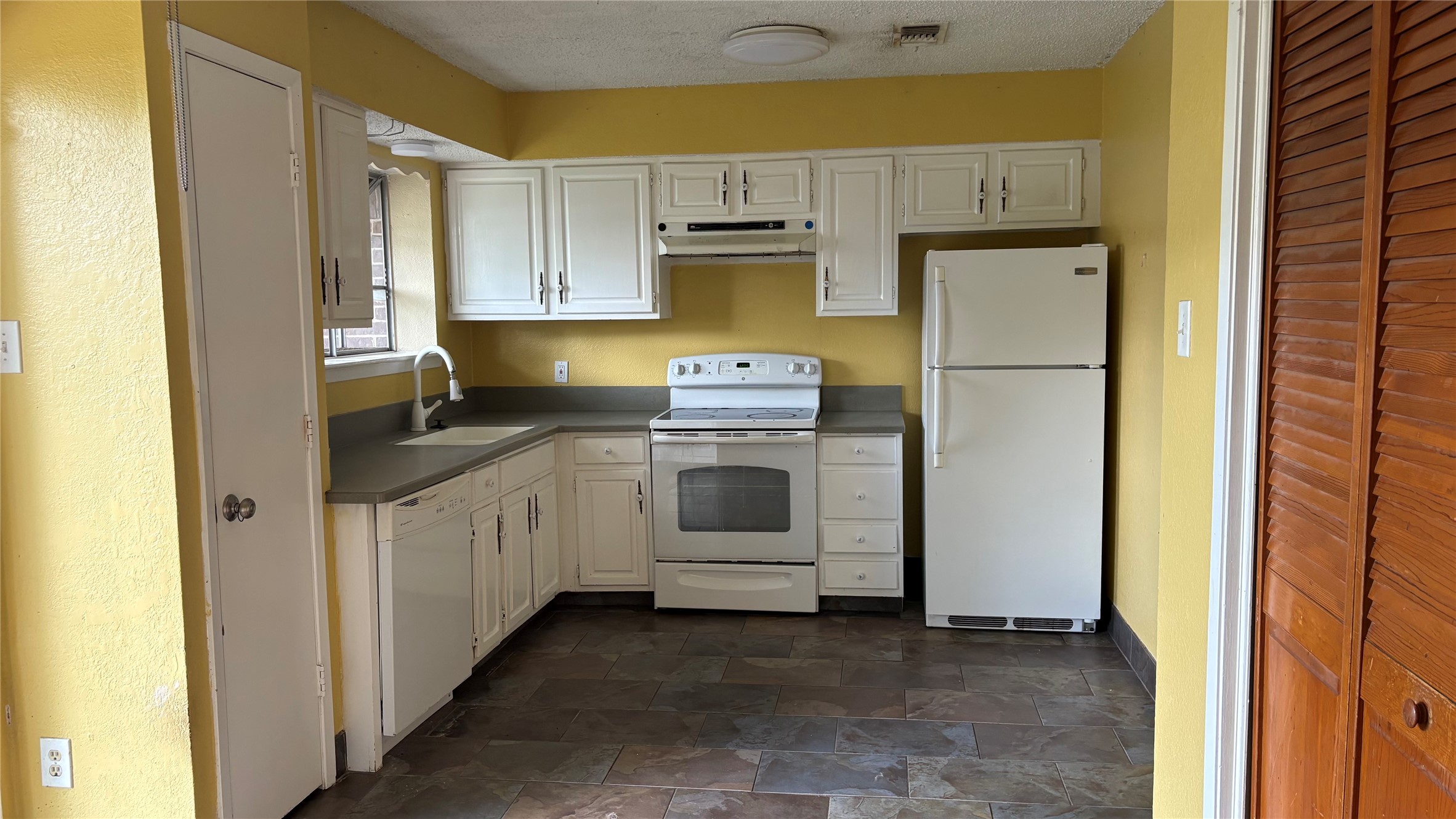 400 Indian Crest Drive Saginaw TX 76179