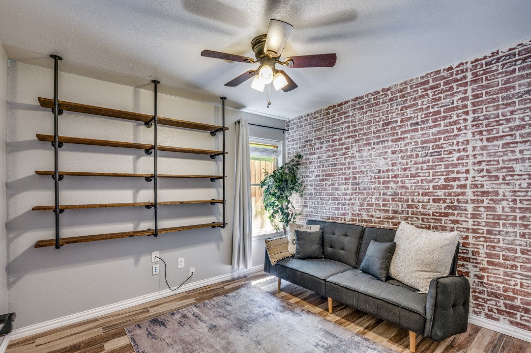 5005 Bradley Lane Arlington TX 76017