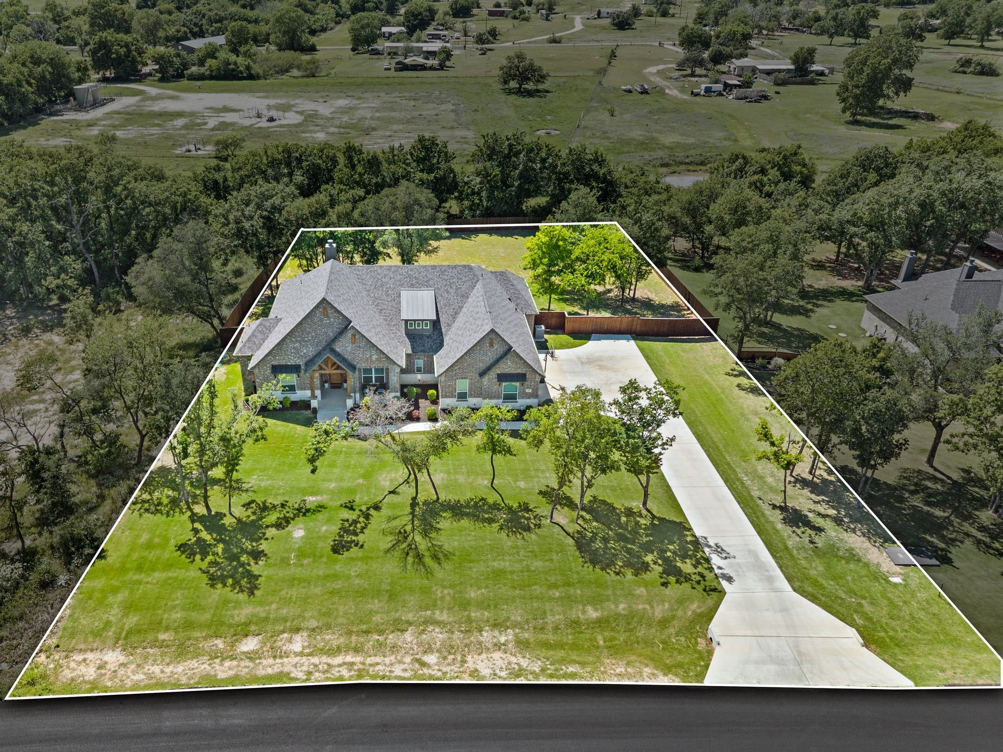 200 Clayton Crossing Springtown TX 76082