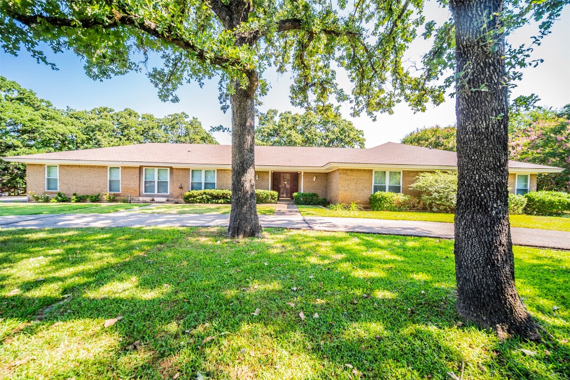 5650 Woodvine Court Fort Worth TX 76140