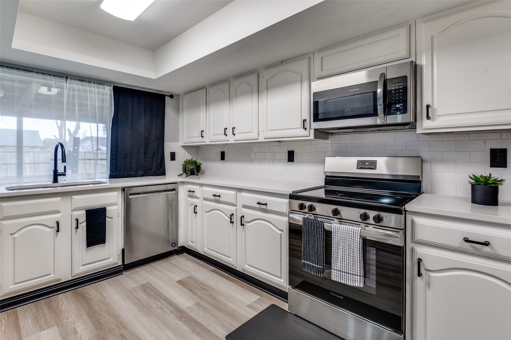 2034 Lewis Trail Grand Prairie TX 75052