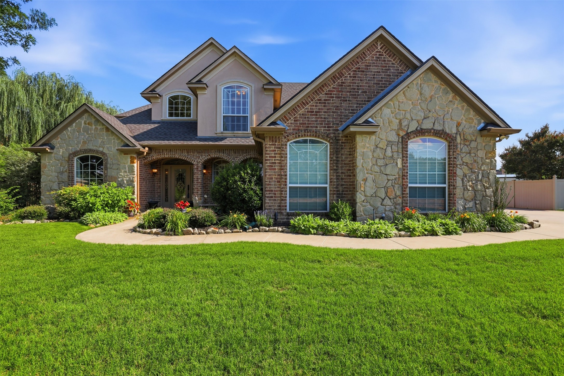 109 Palomino Shady Shores TX 76208