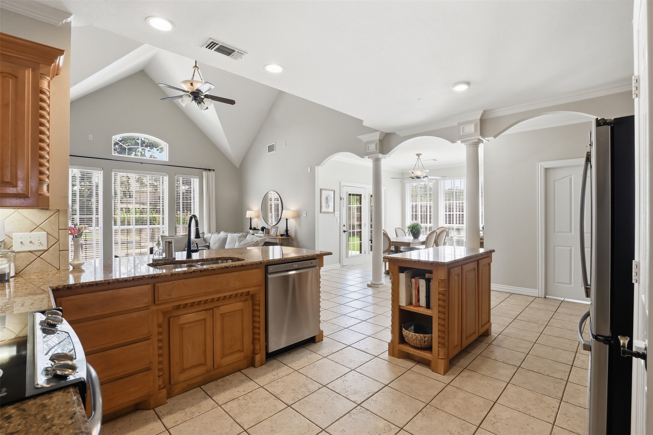 109 Palomino Shady Shores TX 76208