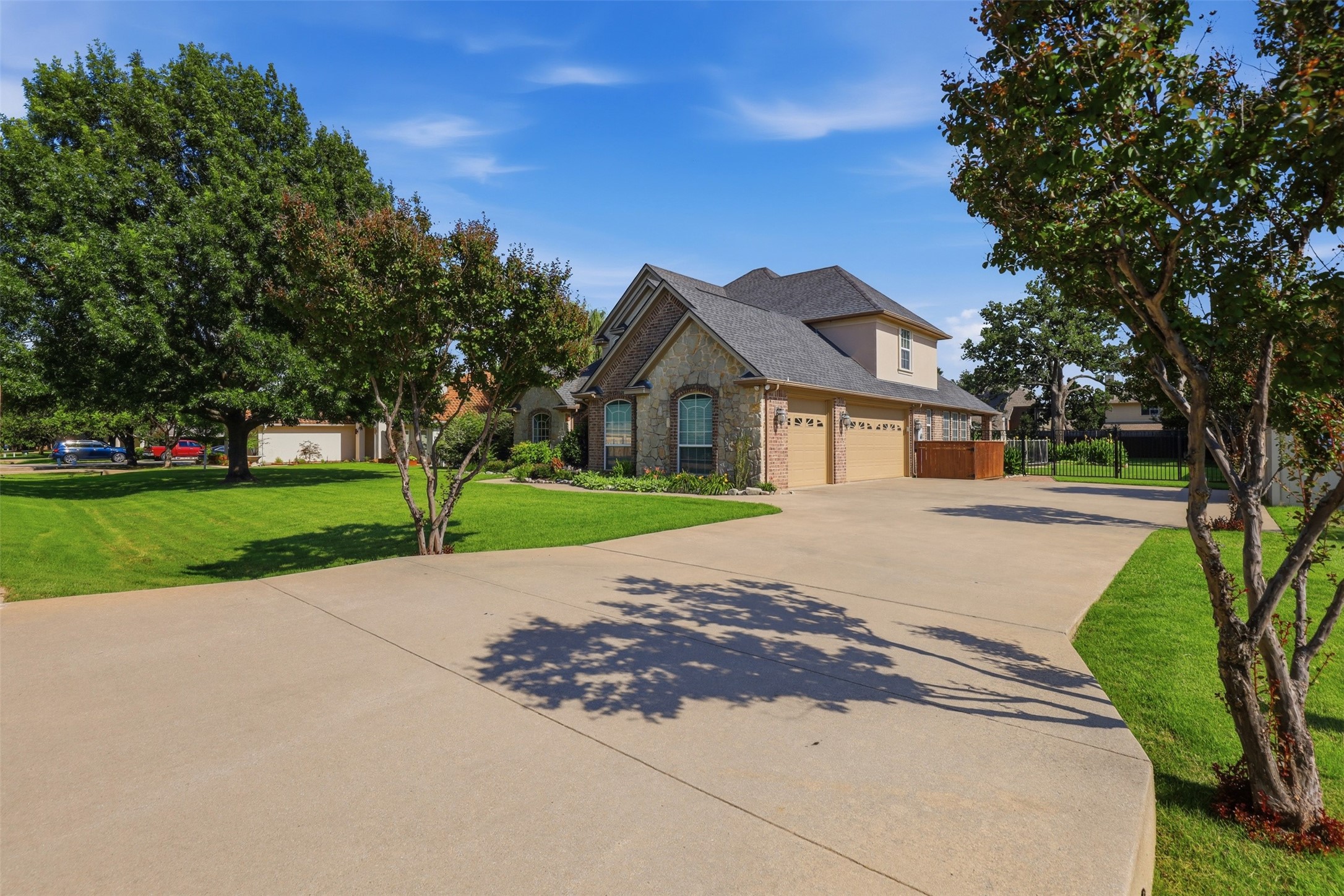 109 Palomino Shady Shores TX 76208