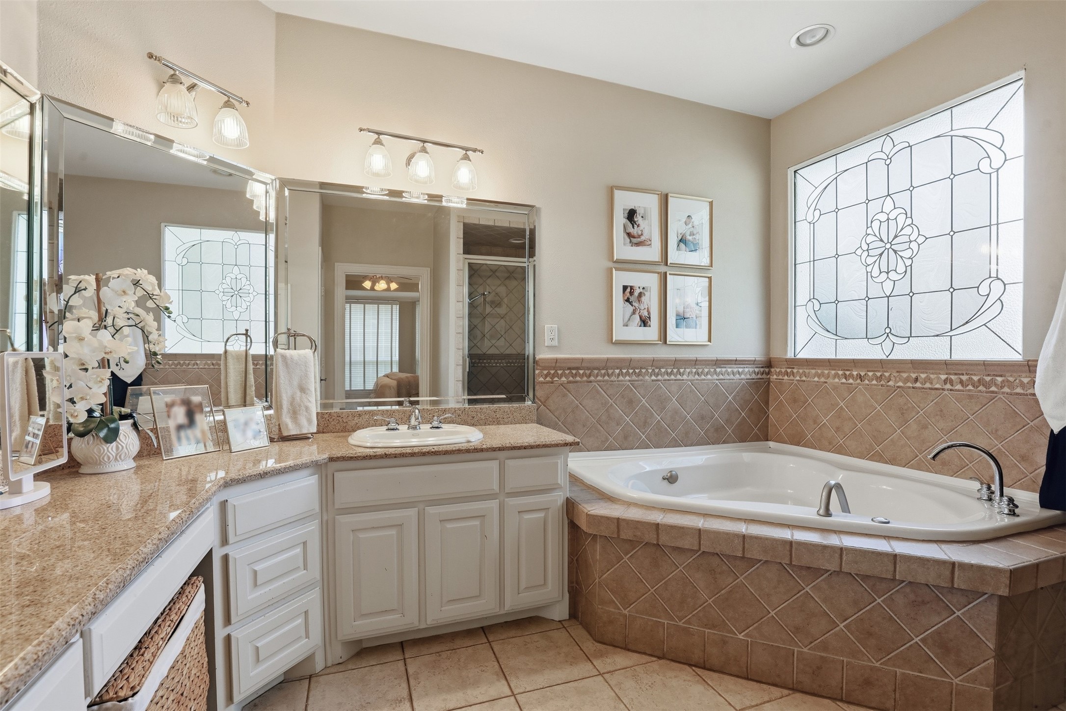 109 Palomino Shady Shores TX 76208