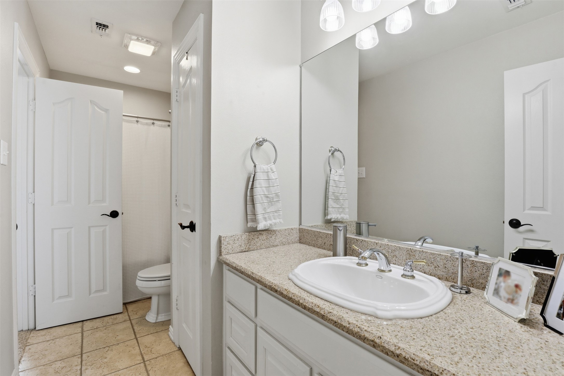 109 Palomino Shady Shores TX 76208