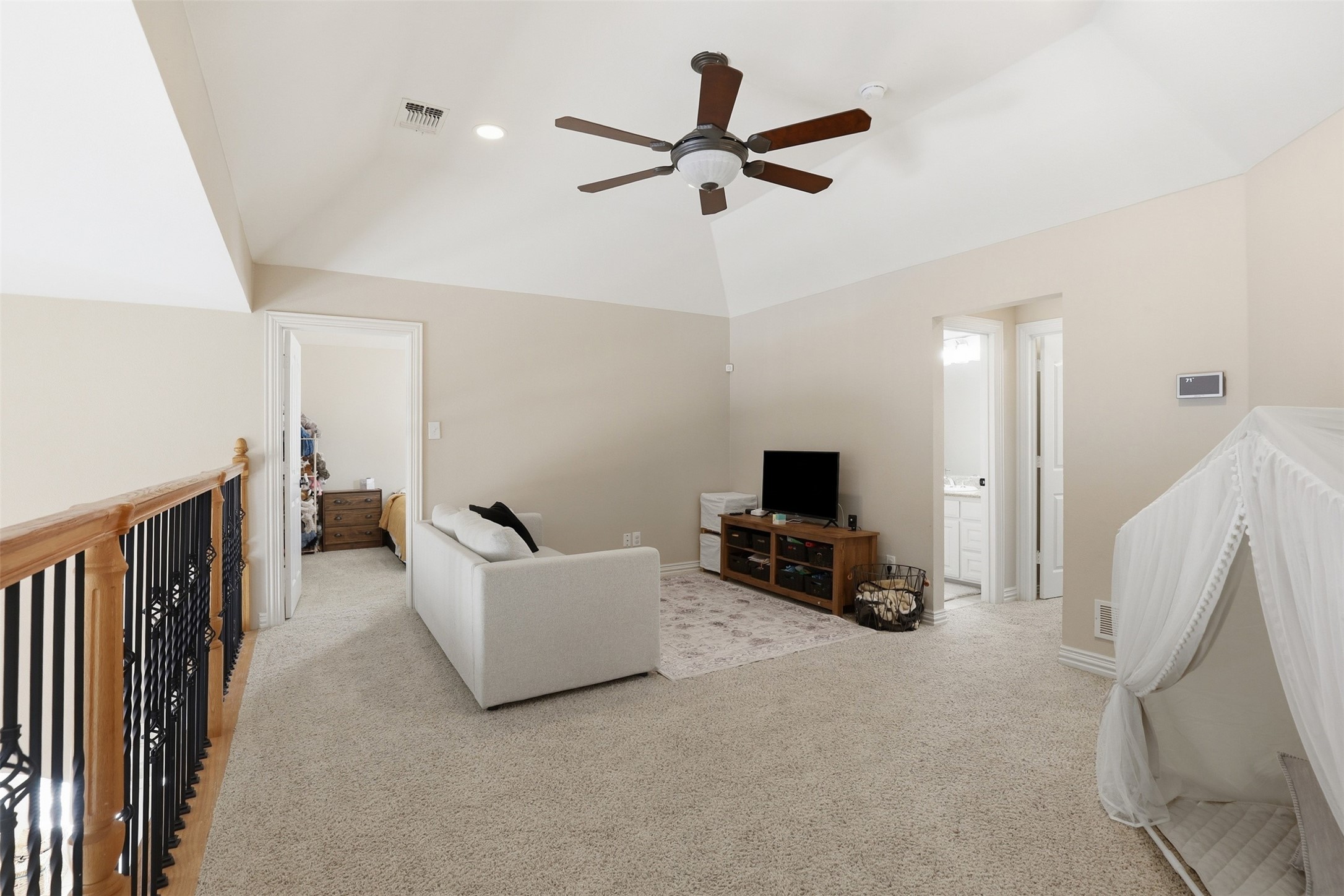 109 Palomino Shady Shores TX 76208