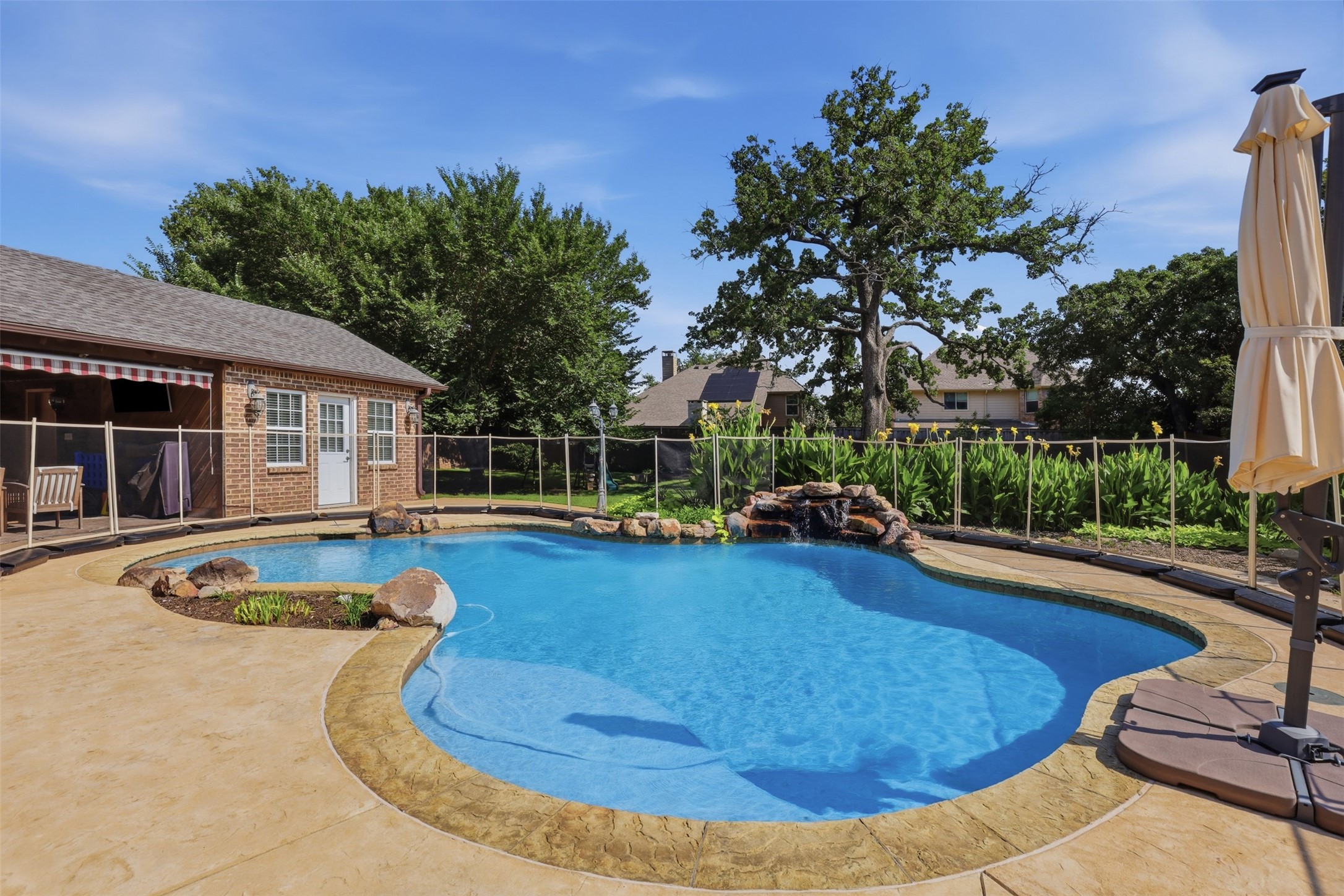 109 Palomino Shady Shores TX 76208