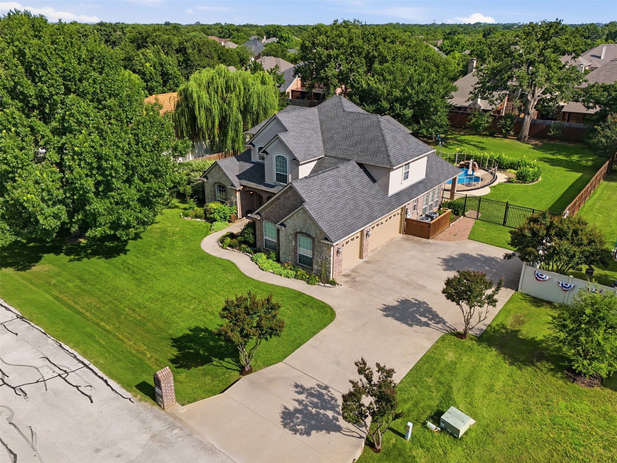 109 Palomino Shady Shores TX 76208