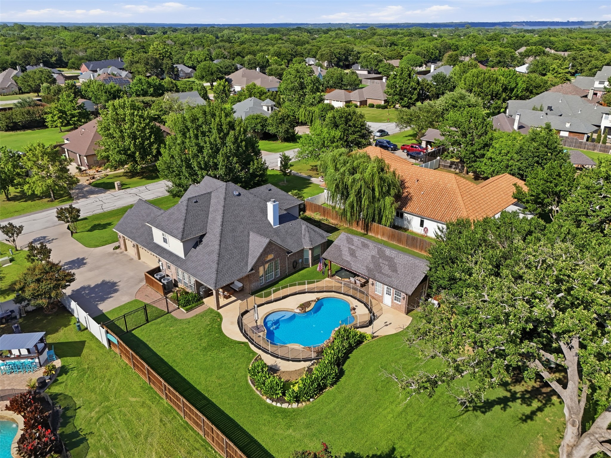 109 Palomino Shady Shores TX 76208