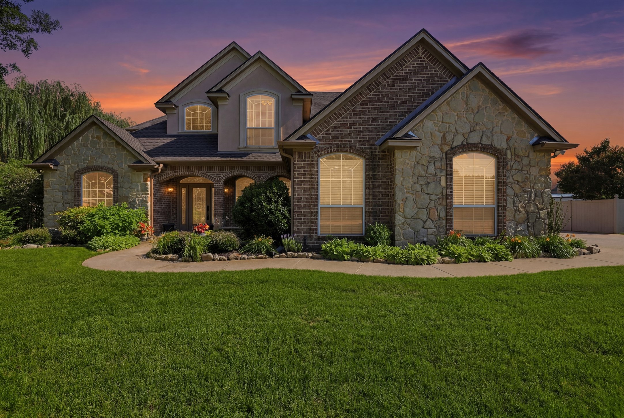 109 Palomino Shady Shores TX 76208