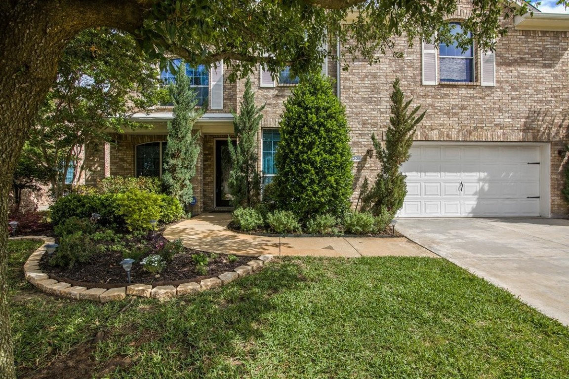 2208 Sparrow Hawk Court Grand Prairie TX 75052