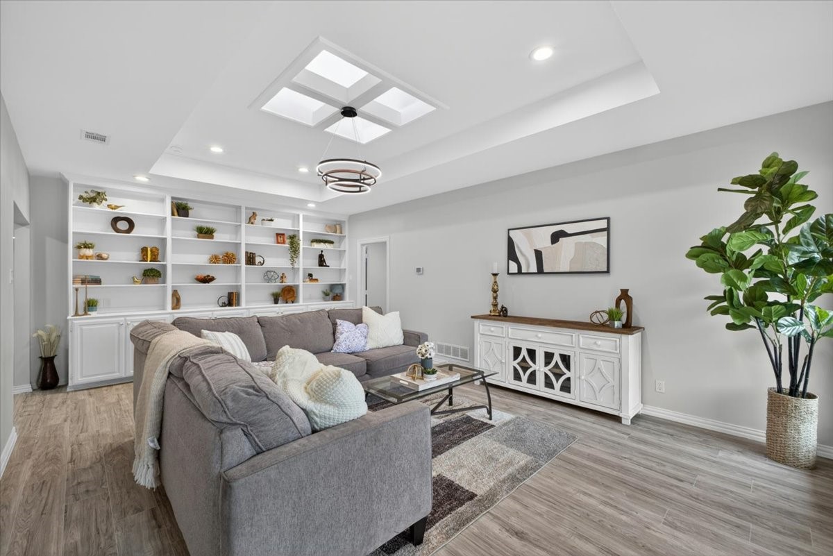 3330 Sharpview Lane Dallas TX 75228