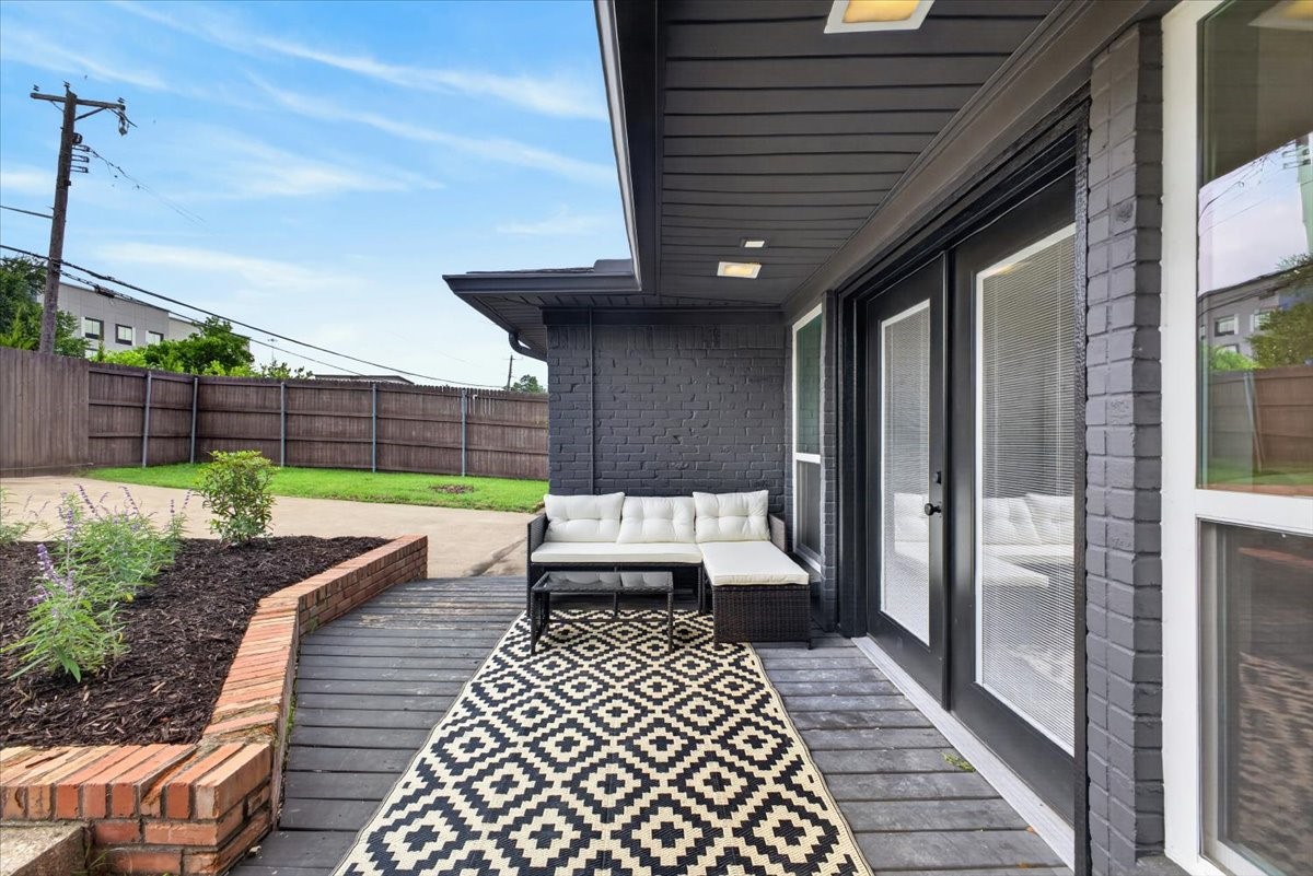 3330 Sharpview Lane Dallas TX 75228