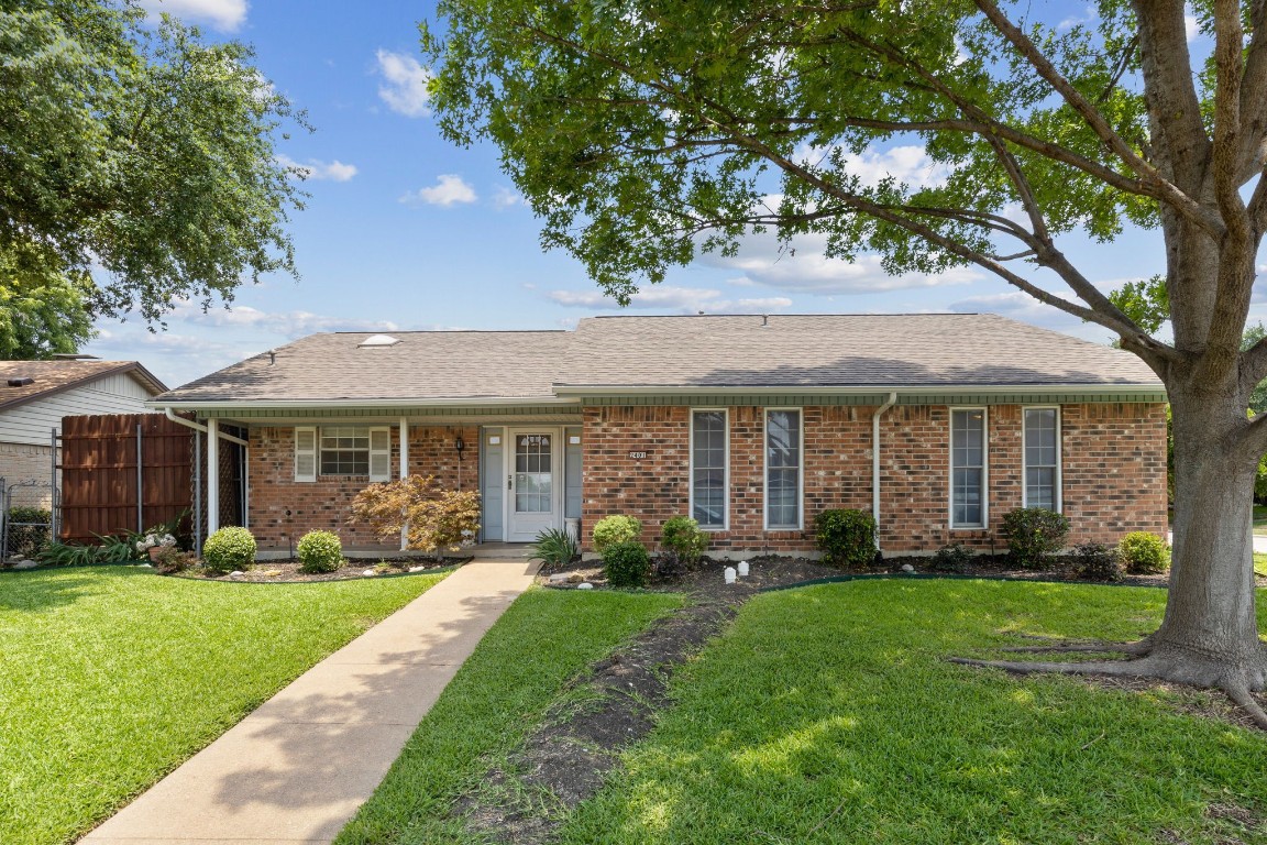 2401 Stoneleigh Drive Garland TX 75044