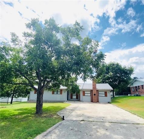 1204 W North Avenue Lampasas TX 76550