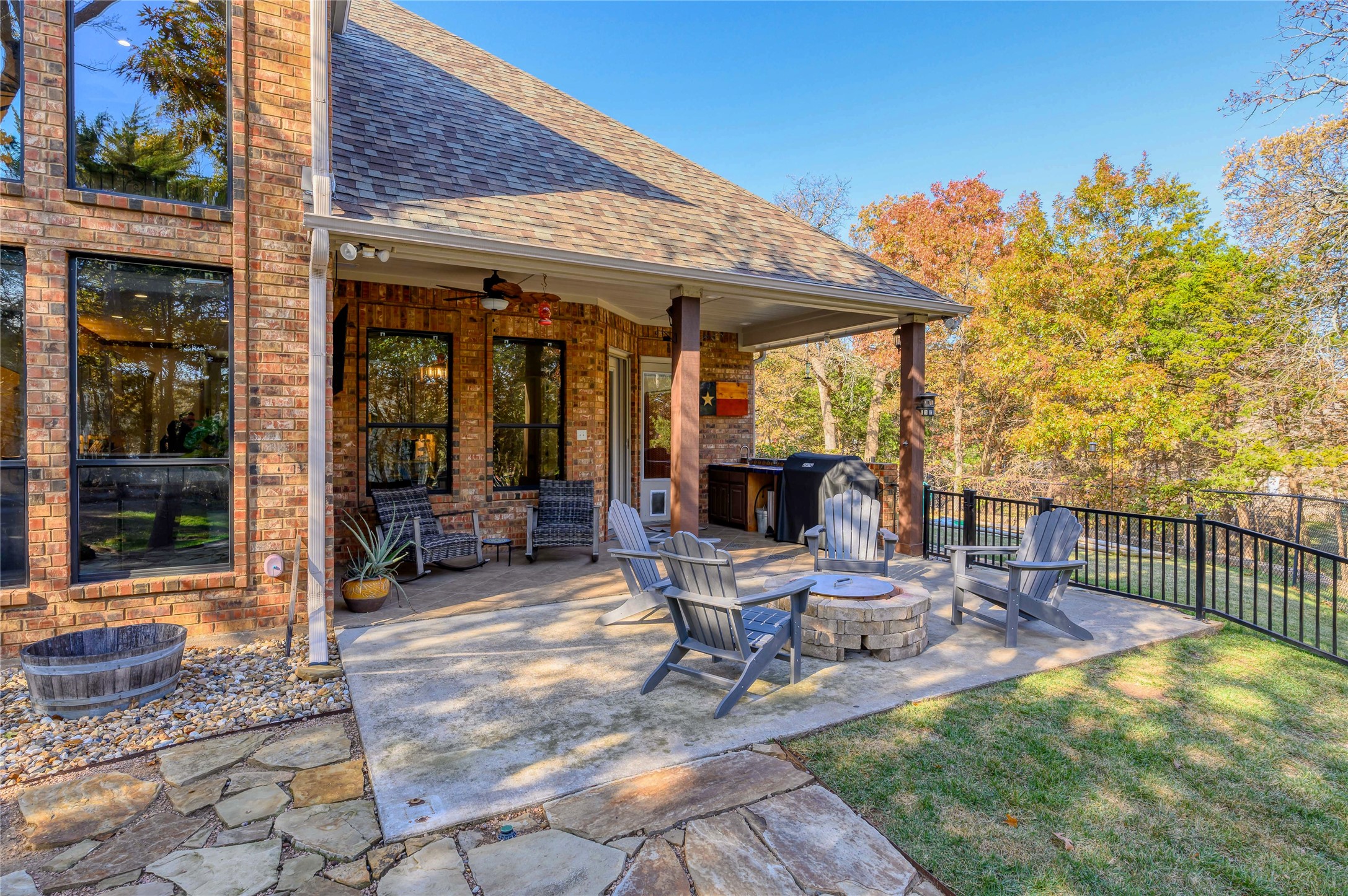 588 Lakepoint Loop Pottsboro TX 75076