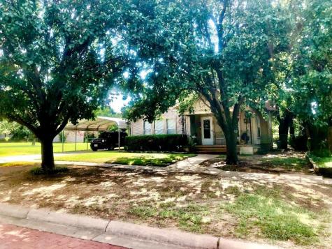 203 S Ammerman Avenue Eastland TX 76448